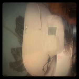 Sun has with maximum face protection